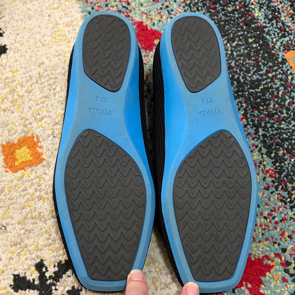 VIVAIA Black Knit Ballet Flats with Blue Cushioned Insole - Picture 3 of 4